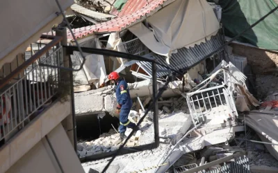 Κατάρρευση πολυκατοικίας στα Πετράλωνα: Πέντε συλλήψεις και εξηγήσεις από μηχανικό