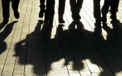 Συμμορία τρομοκρατεί το Περιστέρι: Επικίνδυνες επιθέσεις με μαχαίρια και καδρόνια