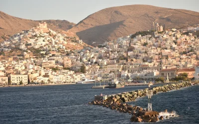 Σύρος: Πολιτιστική και πνευματική πρωτεύουσα των Κυκλάδων. Ταξιδιωτικό περιοδικό της Air France την αποθεώνει