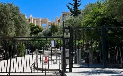 Άνδρας με μαχαίρι τραυμάτισε δύο Αμερικανούς τουρίστες στην Ακρόπολη