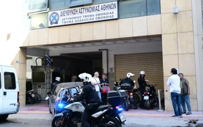 Βιασμός 19χρονης στο ΑΤ Ομόνοιας: Ποινές «χάδι» στους δύο αστυνομικούς
