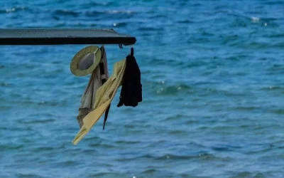 Εργαζόμενοι σε φέρετρα και πελάτες σε ξαπλώστρες: Οι παράνομες πρακτικές εργοδοτών
