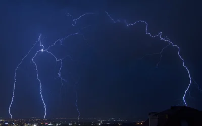 Καιρός: Έκτακτο δελτίο επικίνδυνων καιρικών φαινομένων από την ΕΜΥ για ισχυρές καταιγίδες
