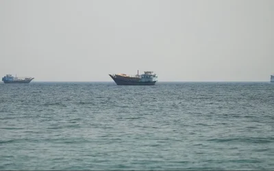 Κρίση στα Στενά του Ορμούζ: Πολεμική ζώνη ο Περσικός Κόλπος μετά το ιρανικό 'μπλακάουτ' – Διαψεύδουν οι ΗΠΑ