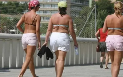 Κυκλοφορείς με το μαγιό ή δεν φοράς μπλούζα; Πρόστιμο 200 ευρώ