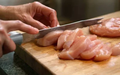 Όλα όσα πρέπει να γνωρίζετε για τη σαλμονέλα: Συμπτώματα και προληπτικά μέτρα