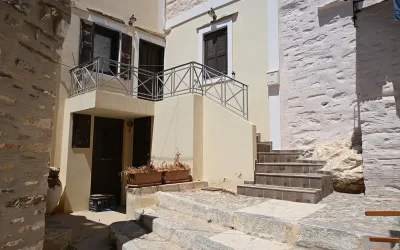 Θολά σημεία γύρω από τη δολοφονία στη Σύρο: Η δεύτερη αναπαράσταση και η διαφωνία των δικαστικών αρχών