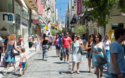 Θερινές εκπτώσεις 2026: Πρεμιέρα τη Δευτέρα 13 Ιουλίου με χαμηλές προσδοκίες και στοχευμένες αγορές