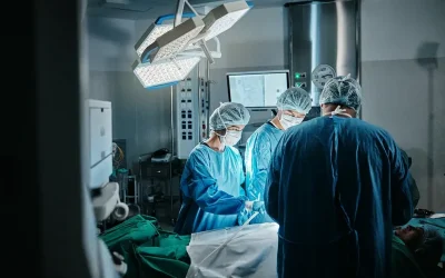 Μυστήριο γύρω από τον θάνατο πλαστικού χειρουργού στην Καλιφόρνια: Βρέθηκε νεκρή στην πισίνα της