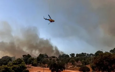Αίγιο: Μάχη με τις φλόγες στις Νεραντζιές. Ρίψεις νερού από αεροπλάνα και ελικόπτερα
