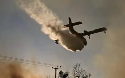 Αυτοψία στο αιολικό πάρκο από όπου ξεκίνησε η μεγάλη φωτιά στην Αττικοβοιωτία – Ενδείξεις για σοβαρές κατασκευαστικές ελλείψεις και αστοχίες