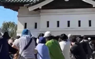 Χιλιάδες άνθρωποι συμμετέχουν στη μετακίνηση ιστορικού κάστρου στην Ιαπωνία