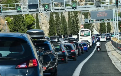 Δεκαπενταύγουστος: Σε εξέλιξη η επιστροφή των εκδρομέων – Χαμηλές ταχύτητες από τα Μέγαρα ως τη Νέα Πέραμο
