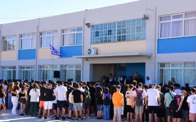 Διαβουλεύσεις για τη νέα σχολική χρονιά: Εθνικό απολυτήριο, μισθοί και εκδρομές στο επίκεντρο