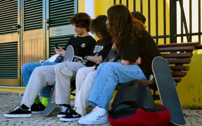 Δικαστικό μπλόκο στην απαγόρευση των social media για ανηλίκους κάτω των 15 στη Γαλλία