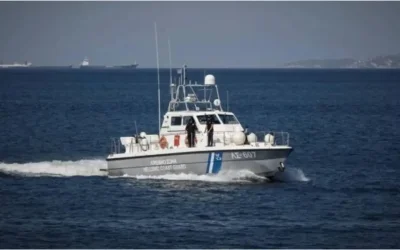 Διπλή διάσωση 9χρονου παιδιού στη Λευκάδα μετά από πτώσεις στη θάλασσα