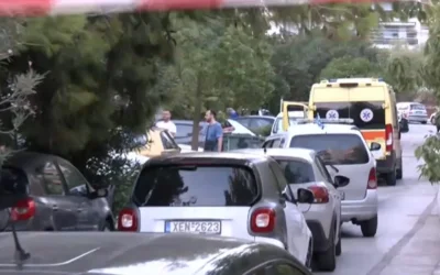 Δύο νεκροί από πυροβολισμούς σε είσοδο πολυκατοικίας στη Νέα Σμύρνη