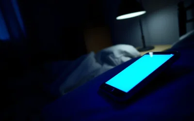 Ειδικός στον ύπνο εξηγεί γιατί το δυνατό φως το βράδυ καθυστερεί την αποκοίμηση
