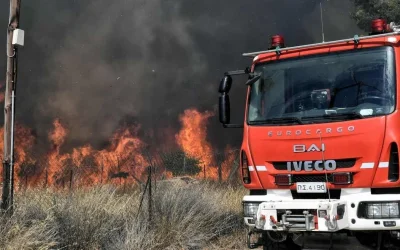 Φωτιά στη Δυτική Αττική: Έκτακτες κυκλοφοριακές ρυθμίσεις και κλειστοί δρόμοι σε Μέγαρα και Βίλια