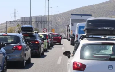 Επικίνδυνη οδήγηση στην Κακιά Σκάλα: 21χρονος με ανοιχτές πόρτες και μουσική στη διαπασών
