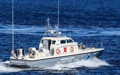Επιβατηγό πλοίο προσέκρουσε σε θαλάσσιο ταξί στο λιμάνι της Σκιάθου