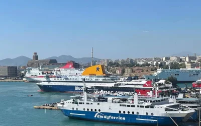Βούλιαξαν τα λιμάνια της Αττικής: Πάνω από 60.000 εκδρομείς σε μία μέρα – Στο κόκκινο η κίνηση και σήμερα