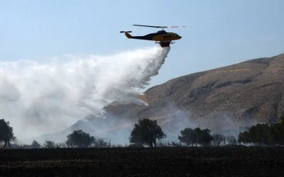 Φωτιά στον Σολομό Κορινθίας: Καθυστερήσεις στον αυτοκινητόδρομο Κορίνθου-Τριπόλεως