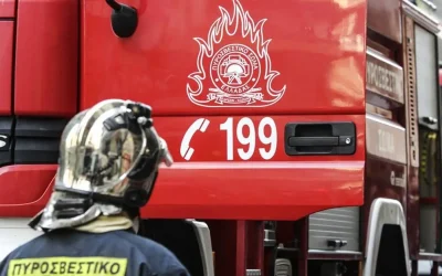 Φωτιά στο Κορωπί: κινητοποίηση της πυροσβεστικής σε δύο περιοχές