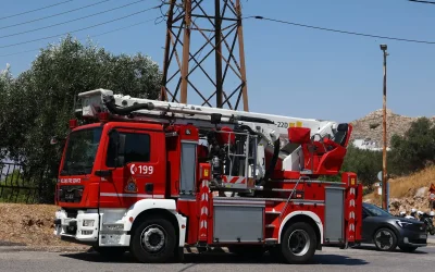 Η φωτιά στο καταφύγιο της Πρώτης Σερρών παραμένει σε εξέλιξη με πεζοπόρα τμήματα στη μάχη