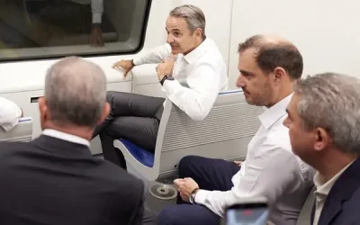 Η Νέα Δημοκρατία ταυτίζει το ΠΑΣΟΚ με την αριστερά ενόψει εκλογών