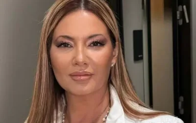 Η νέα πρέσβης του Ισραήλ στη Μύκονο: «Μερικές φορές η διπλωματία αρχίζει με το σπάσιμο πιάτων»
