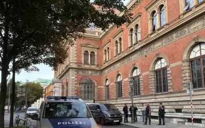 Κλοπή εκατομμυρίων σε μουσείο της Βιέννης: Άρπαξαν το μυθικό κολιέ της βασίλισσας Νάζλι