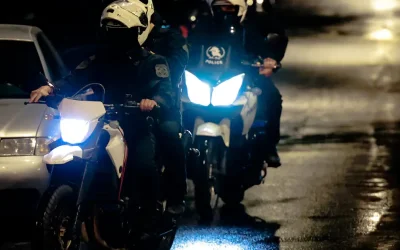 Μενίδι: Άγρια επίθεση σε 17χρονο με μαχαίρι και σπασμένο μπουκάλι