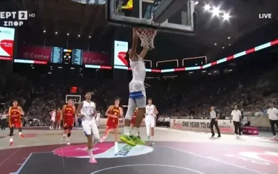 Ο Καραγιαννίδης κλέβει την μπάλα και καρφώνει εμφατικά στον αιφνιδιασμό στο ματς Ελλάδα – Ισπανία