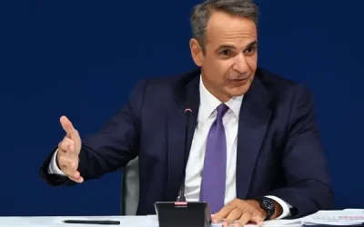 Ο πρωθυπουργός Κυριάκος Μητσοτάκης κάνει λόγο για «απίστευτη σύγχυση και παροχολογία» από το ΠΑΣΟΚ