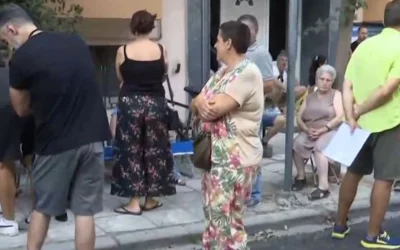 Προθεσμία-εξπρές για τα διαβατήρια: Νύχτα στο πεζοδρόμιο πέρασαν δεκάδες πολίτες στην Τούμπα