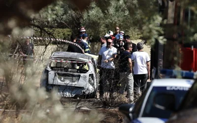 Βρέθηκε απανθράκωμενη σoρός σε ΙΧ - Εξετάζουν αν ξεκίνησε η φωτιά στο Πικέρμι