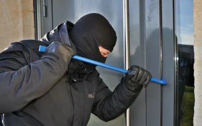Ρόδος: Συνελήφθη 18χρονος για μπαράζ διαρρήξεων σε επιχειρήσεις – Αναζητούνται και 3 συνεργοί του