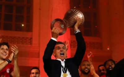 Συνεχίζει στον πάγκο του Ολυμπιακού ο Μεντιλίμπαρ