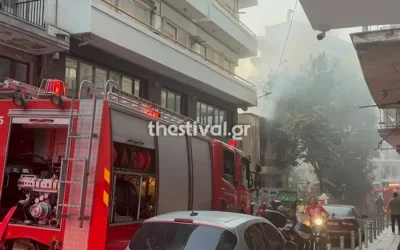 Θεσσαλονίκη: Έσβησε η φωτιά σε εγκαταλελειμμένο κτίριο στο κέντρο