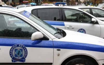 Θρίλερ στη Νέα Σμύρνη: Δύο νεκροί από πυροβολισμούς σε είσοδο πολυκατοικίας
