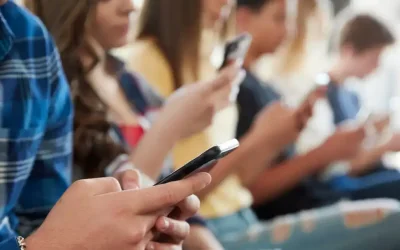 Το συνταγματικό συμβούλιο της γαλλίας μπλόκαρε την απαγόρευση των social media για παιδιά κάτω των 15 ετών