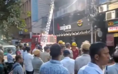Τραγωδία στην Κολκάτα: Εννέα νεκροί από πυρκαγιά σε ξενοδοχείο
