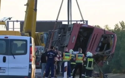 Τραγωδία στην Ουγγαρία: 12 νεκροί από πτώση λεωφορείου σε χαντάκι