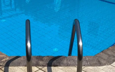 Τρίχρονο κορίτσι με δύσπνοια από πισίνα παιδότοπου στη Σαλαμίνα: «Ζει από θαύμα» λέει ο πατέρας