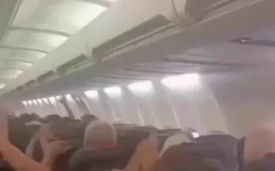 Εφιάλτης σε πτήση Boeing 737: Έσκασε ο τροχός και το αεροπλάνο πήγε να διαλυθεί