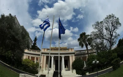 Ανησυχία στο Μαξίμου για την απήχηση των μέτρων της ΔΕΘ σε ελεύθερους επαγγελματίες και επιχειρήσεις
