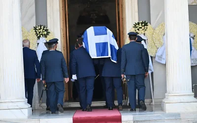 Αποχαιρετισμός στον επισμηναγό Γιάννη Μπλέσια στον Πύργο, σήμερα η κηδεία του σμηναγού Δημήτρη Πέτρου