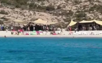 Απόπειρα παράνομου beach party στην Πολύαιγο με άδεια του υπουργείου Ναυτιλίας