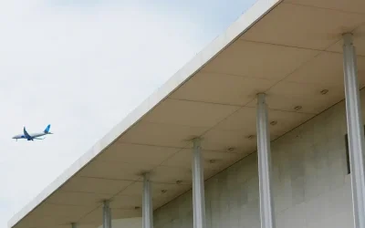 Χάος στα αεροδρόμια των ΗΠΑ: Αναστολή πτήσεων λόγω προβλήματος στις τηλεπικοινωνίες